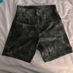 Lululemon align bike shorts size 6, 6 inch inseam